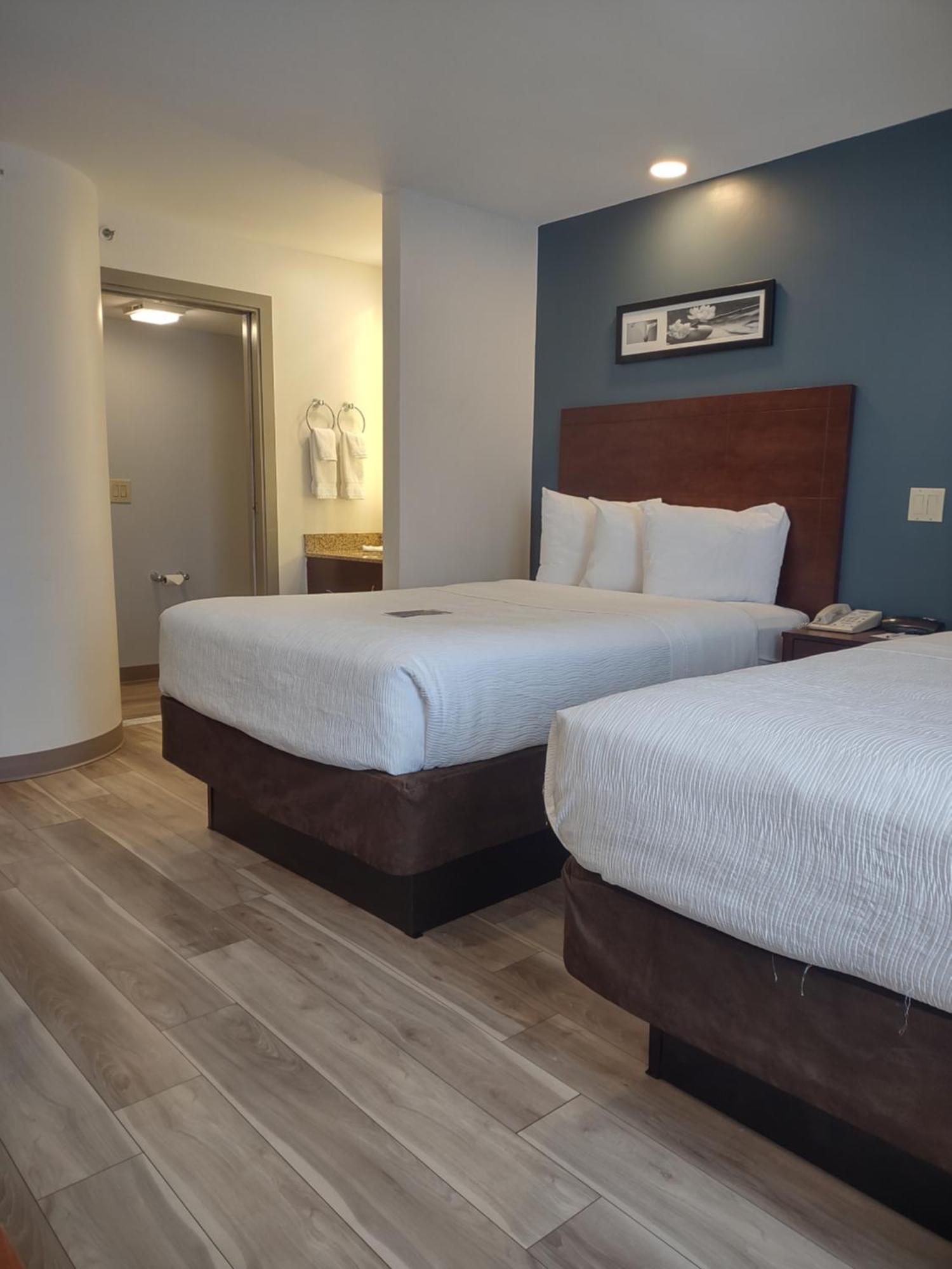 Baymont By Wyndham Flat Rock Hotel Exterior foto