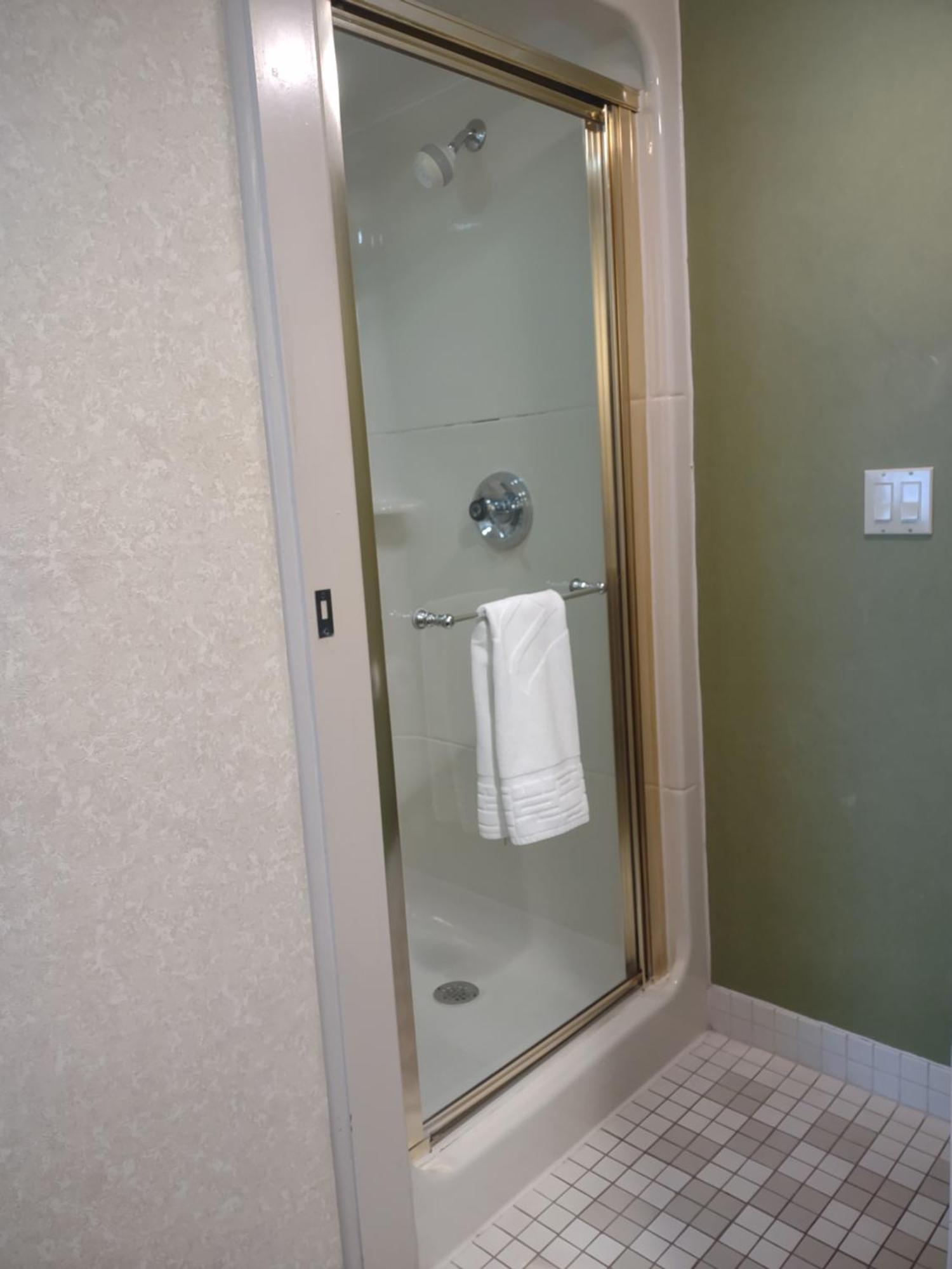 Baymont By Wyndham Flat Rock Hotel Exterior foto