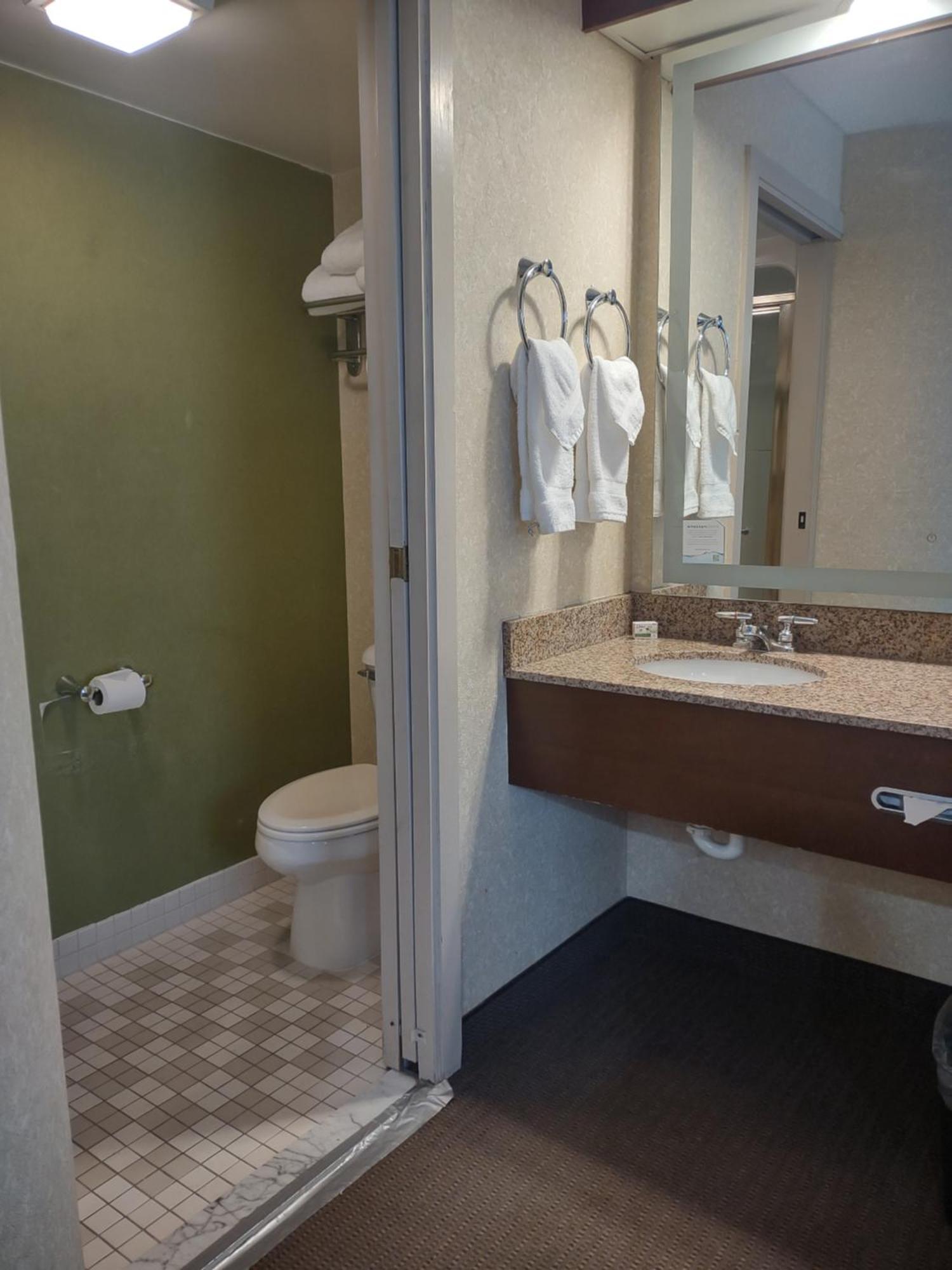 Baymont By Wyndham Flat Rock Hotel Exterior foto